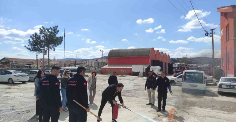 Yangın Eğitimi ile Bilinçli Personel Yetiştiriliyor
