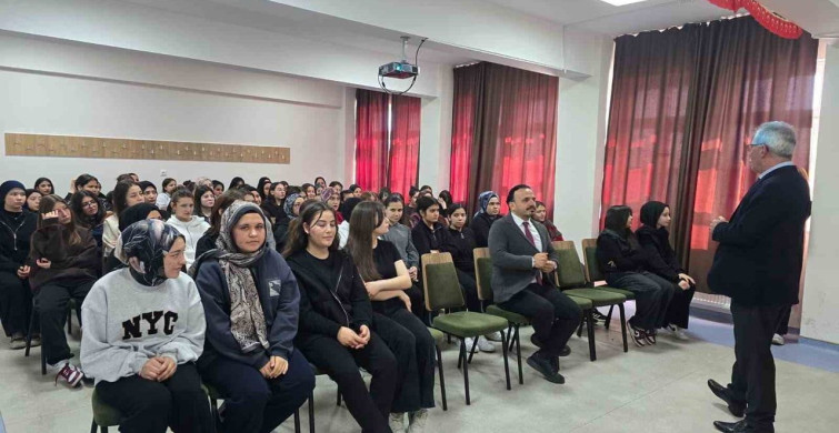 Yapay Zeka ile Geleceğe Işık Tutan Bilim Söyleşisi