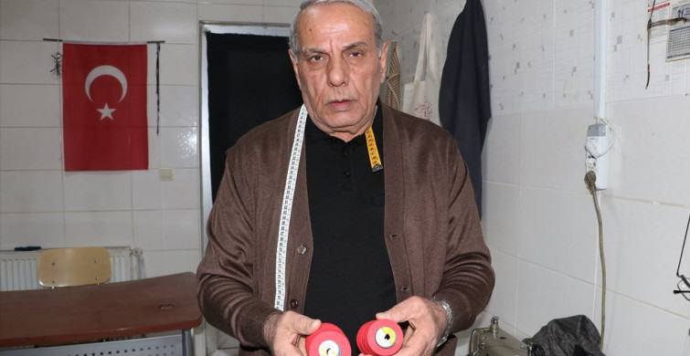 Yarım Asırlık Terzi Huzurevindeki Atölyesinde Mesleğine Devam Ediyor