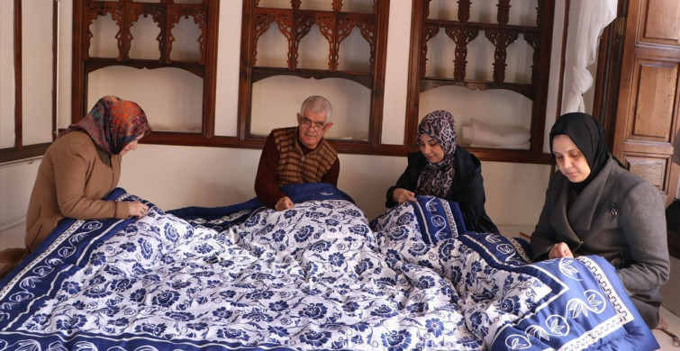 Yarım Asırlık Yorgan Ustası Kadınlara El Sanatlarını Öğretiyor