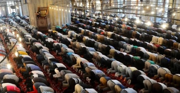 Yarın cuma namazı kılınacak mı? Cuma namazı için camiler açık olacak mı?