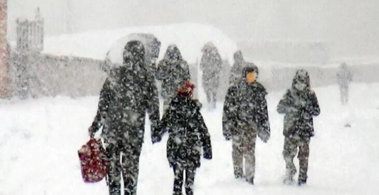 Yarın İstanbul'da eğitim canlı ders ile mi devam edecek, canlı ders olacak mı?