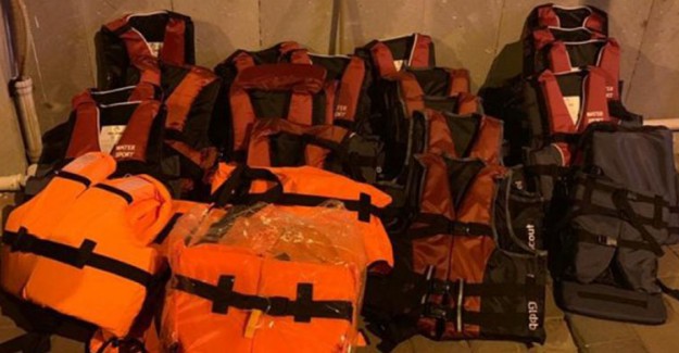 Yasa Dışı Yollarla Midilli Adası'na Kaçmaya Çalışan 50 Göçmen Yakalandı