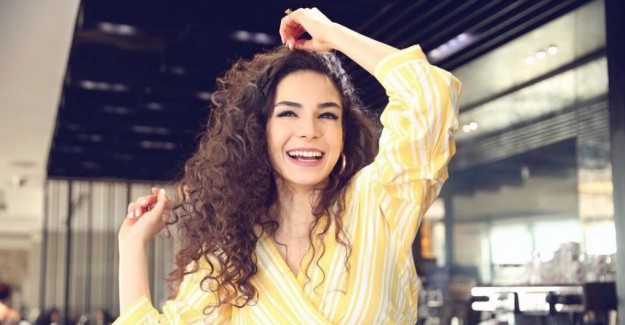 Yasak Elma Hira Kim? Gerçek Adı Ne? Kaç Yaşında?