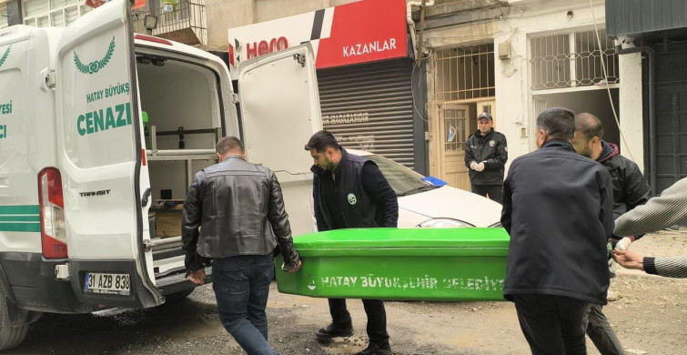 Yaşlı Adamın Korkunç Ölümü: Bıçaklanarak Hayatını Kaybetti