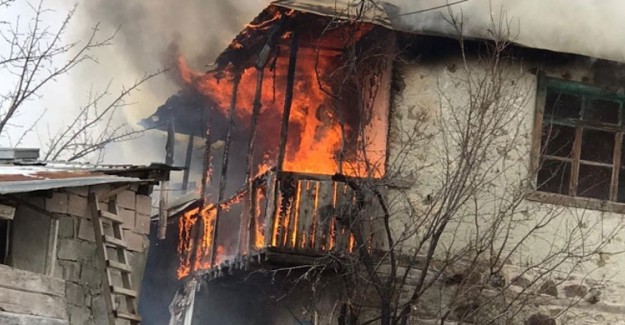 Yaşlı Çift Yangında Mahsur Kaldı! İtfaiye Ekipleri İmdadına Yetişti