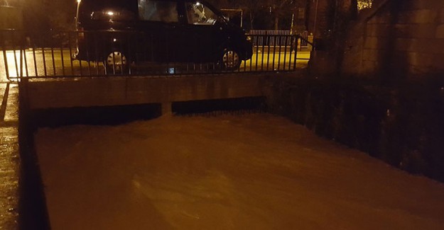 Yavuzeli'nde Sağanak Yağış Etkili Oldu