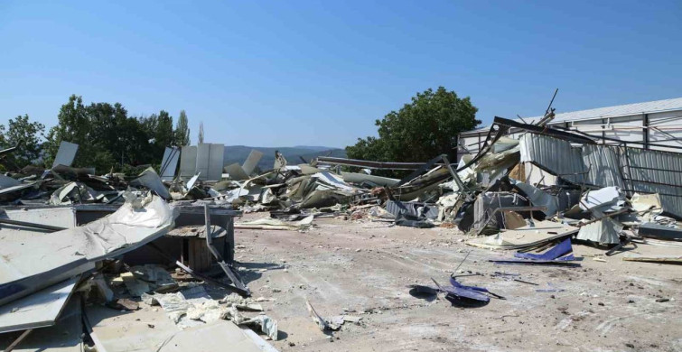 Yaylacık'ta imara aykırı iş yeri yıkıldı
