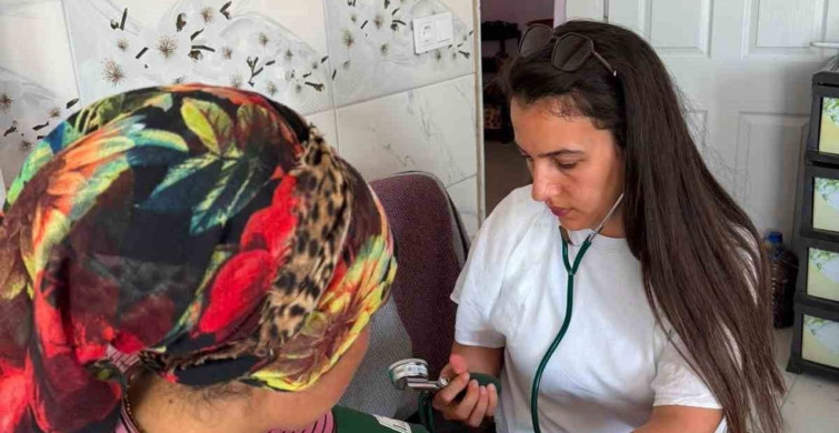 Yayladağı'nda 'Her gebeye bir ebe' uygulaması ile ev ziyaretleri sürüyor