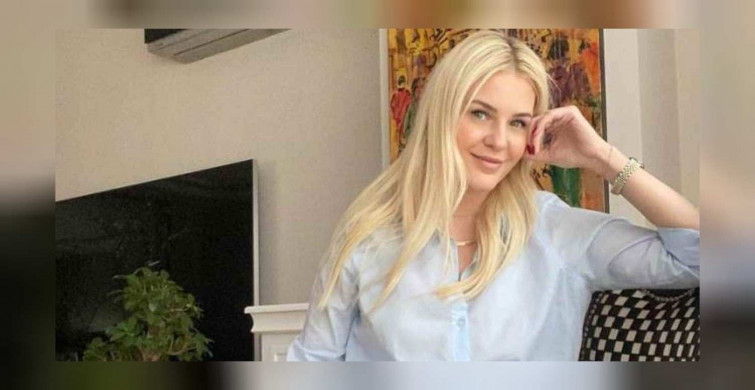 Yaz sezonunu pembe mayosuyla açan Emine Ün güzelliği ile herkesi büyüledi! 44 yaşındaki Emine Ün yorum yağmuruna tutuldu!