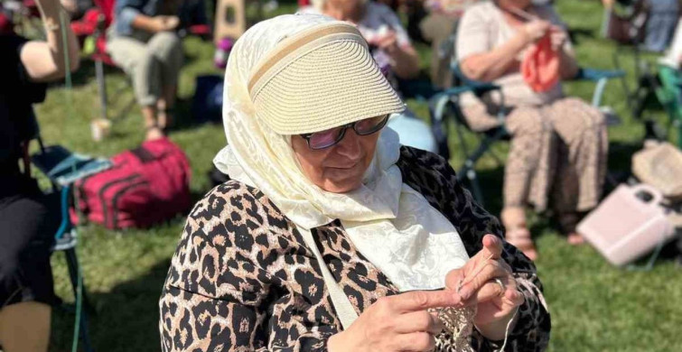 Yedikule hisarı'nda 600 örgü tutkunu buluştu