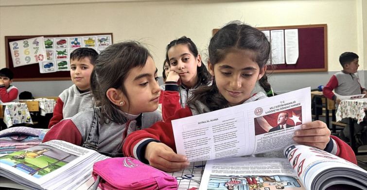 Yeni Arkadaşlıklar ve İlk Karneler: Hasret’in Heyecanı