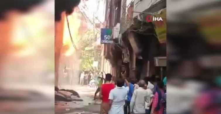Yeni Delhi'de Pansiyon Yangını: 21 Kişi Hayatını Kaybetti