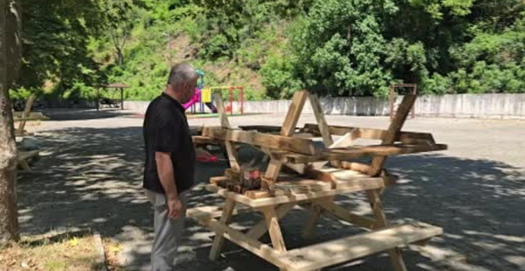 Yenice belediye başkanından örnek davranış: İşçileri dinlendirdi, kendisi çalıştı