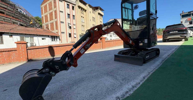 Yenice Belediyesinin araç filosuna mini ekskavatör desteği