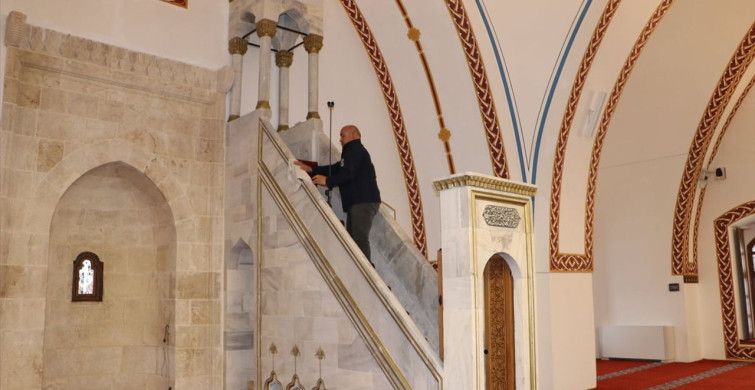 Yeniden İnşa Edilen Habib-i Neccar Camisi'nde Ramazan Coşkusu