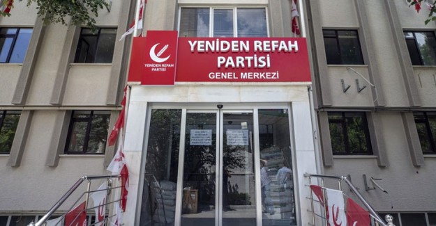 Yeniden Refah Partisi'nin Tabelası, Saadet Partisi'nden Alınan Binaya Asıldı