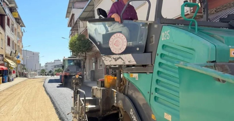 Yenipazar'da sıcak asfalt çalışmaları devam ediyor