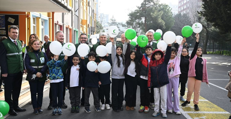 Yeşilay Haftası'nda Öğrencilerden Bağımlılığa Dikkat Çekici Gösteri
