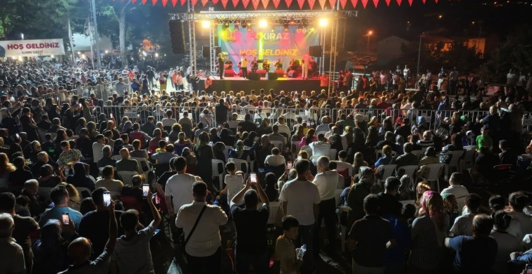 Yeşilyurt kültür, spor ve kiraz festivalinde türkü dolu gece