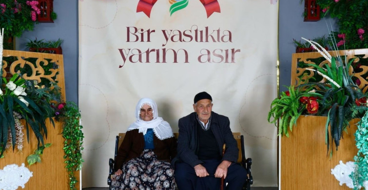 Yeşilyurt'ta Duygusal Evlilik Programı: 'Bir Yastıkta Yarım Asır'