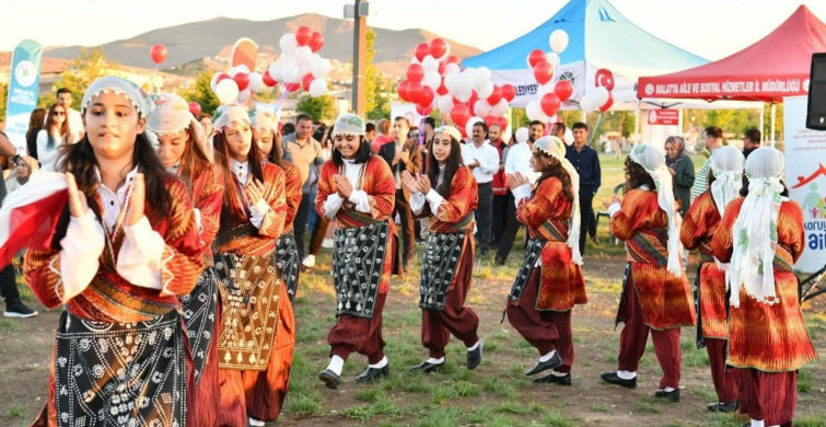 Yeşilyurt'ta koruyucu aile günü kutlandı