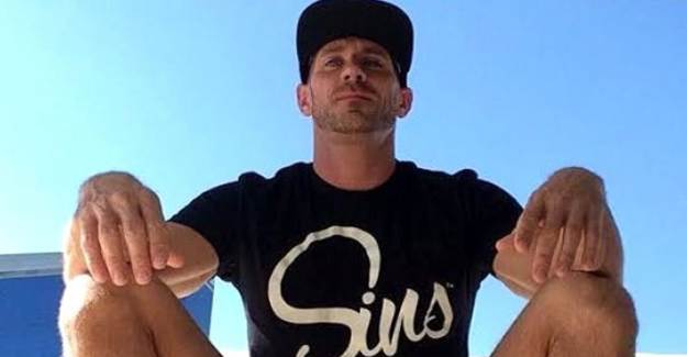 Yetişkin Film Yıldızı Johnny Sins, Beğendiği Türkçe Şarkıyı Takipçileriyle Paylaştı