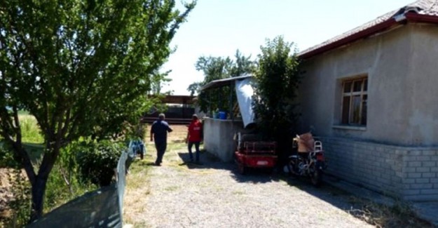 Yılanı Vurmak İsterken 6 Aylık Hamile Eşini Öldürdü