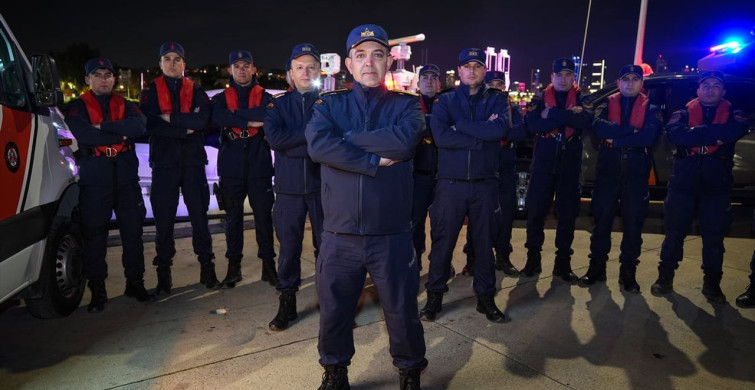 Yılbaşı Gecesi Ege Denizinde Sahil Güvenlik Göreve Devam Ediyor