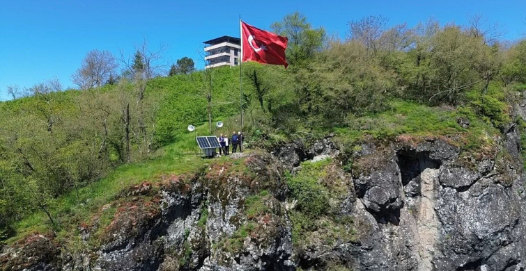 Yıldırım düşmesi nedeniyle merkezi ezan sistemi devre dışı kaldı