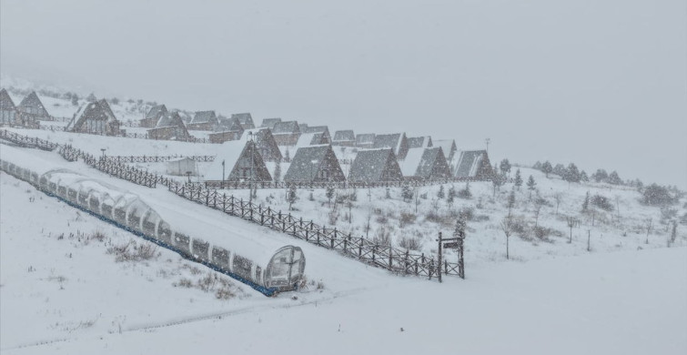 Yıldız Dağı Kayak Merkezi'nde Yoğun Kar Yağışı