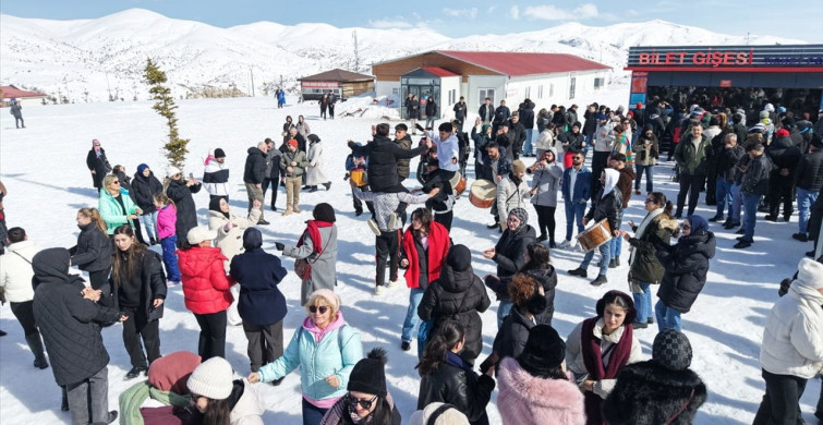 Yıldız Dağı Kış Sporları Merkezi'nde Hafta Sonu Yoğunluğu