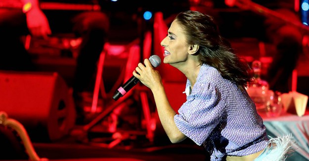 Yıldız Tilbe Harbiye'de Konser Verdi İzdiham Yaşandı!