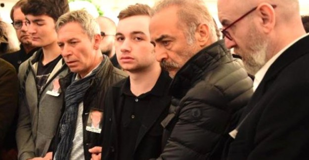 Yılmaz Erdoğan Fenalaşan Ali Çika'yı Teselli Etti
