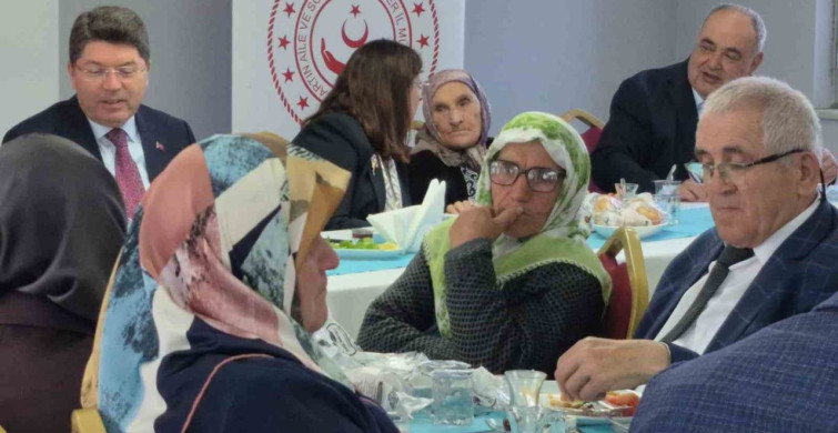 Yılmaz Tunç, Anneler Günü'nde Annesini Ziyaret Etti ve Şehit Anneleriyle Buluştu