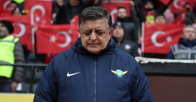 Yılmaz Vural: 'Futbolcu ve Teknik Heyetler Tedirgin'