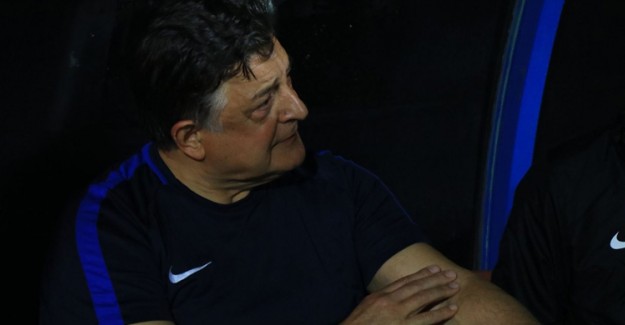 Yılmaz Vural Maç Sırasında Fenalaştı!