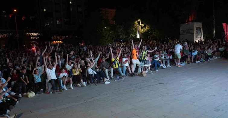 Yılmaz'dan Türkiye-Avustralya maçına davet
