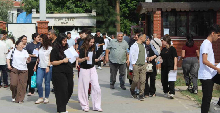 YKS maratonunda manzara değişmedi, geç kalanlar sınava alınmadı