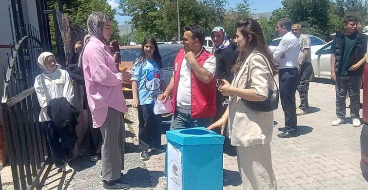 YKS sonrası anlamlı dayanışma: Kalem ve silgiler köy okullarına ulaştırılacak