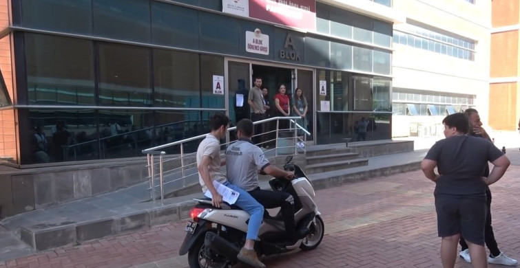 Yks’ye saniyeler kala yetişti: Güvenlik görevlisi motosikletiyle sınava ulaştırdı