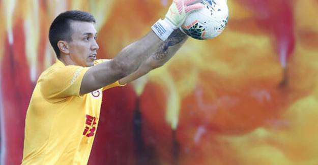 Yok Artık Muslera! Kırık Ayağıyla Antrenmana Çıktı