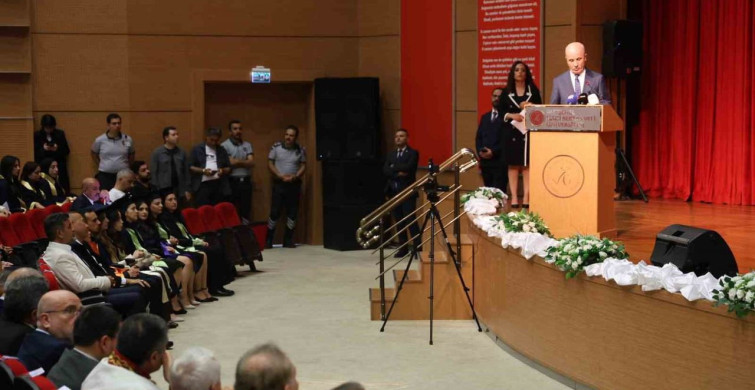 YÖK başkanı Özvar: Mezuniyet bir son değil, hayat boyu öğrenmenin yeni başlangıcıdır
