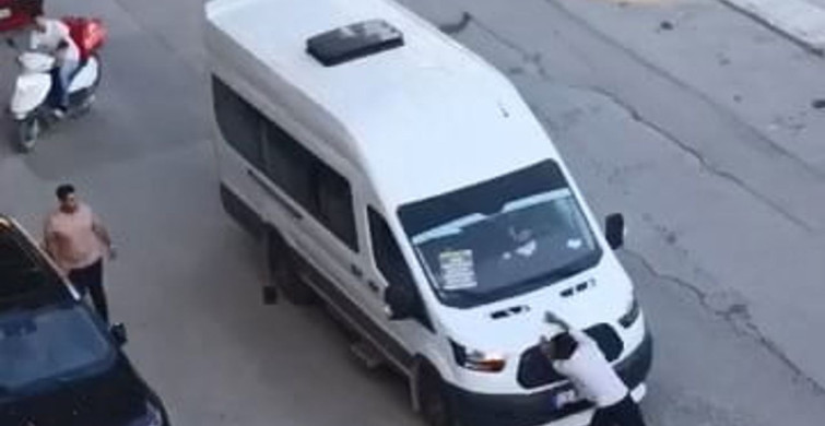 Yolcu Minibüsüne Saldırı: Elazığ'da Olay Anı Kamerada