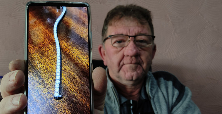 Yolda 2 Milyon Değerinde Pırlanta Kolye Buldu! Sahibine Teslim Etmesi İle Örnek Davranış Sergiledi
