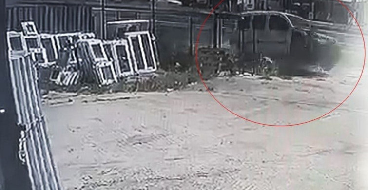 Yoldan çıkan araç iş yerinin bahçesine daldı, sürücü yaralandı