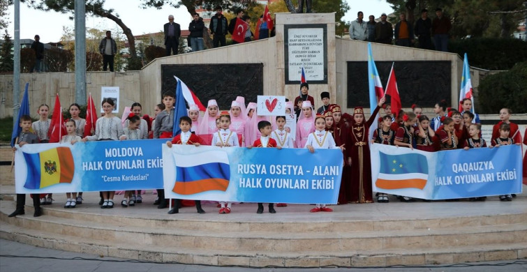 Yozgat'ta 1. Uluslararası Halk Dansları Şenliği Başladı Yozgat'ta 1. Uluslararası Halk Dansları Şenliği Başladı
