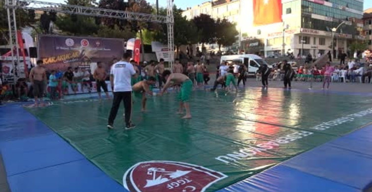 Yozgat’ta 15 Temmuz, ata sporu karakucak güreşleri ile anıldı