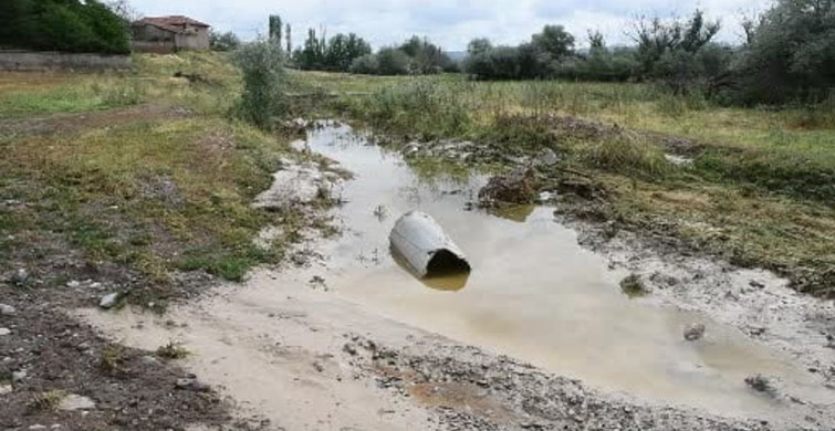 Yozgat'ta dolu ve sel, arpa tarlalarında hasara yol açtı