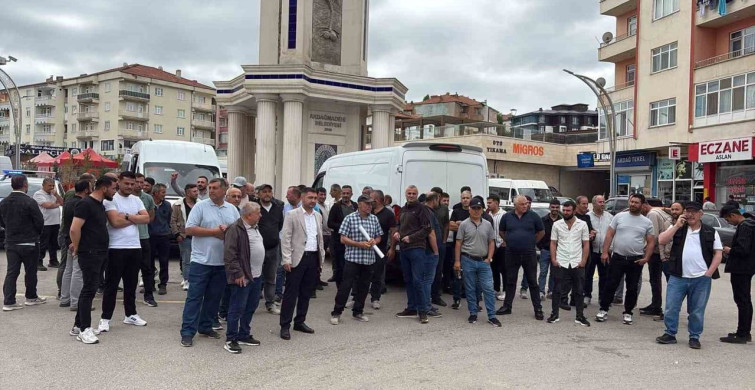 Yozgat'ta maaşlarını alamayan maden işçileri işvereni protesto etti